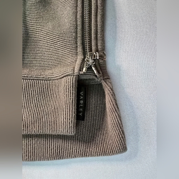 EUC Grey Varley Manning Sweatshirt Size Small - Picture 6 of 7